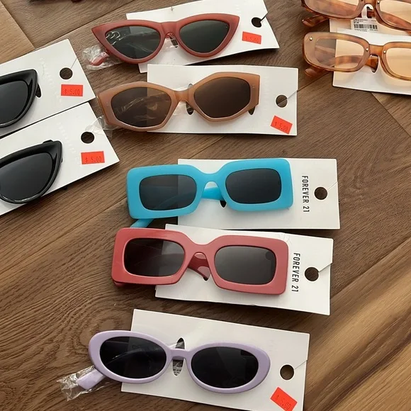 Lot of Forever 21 sunglasses